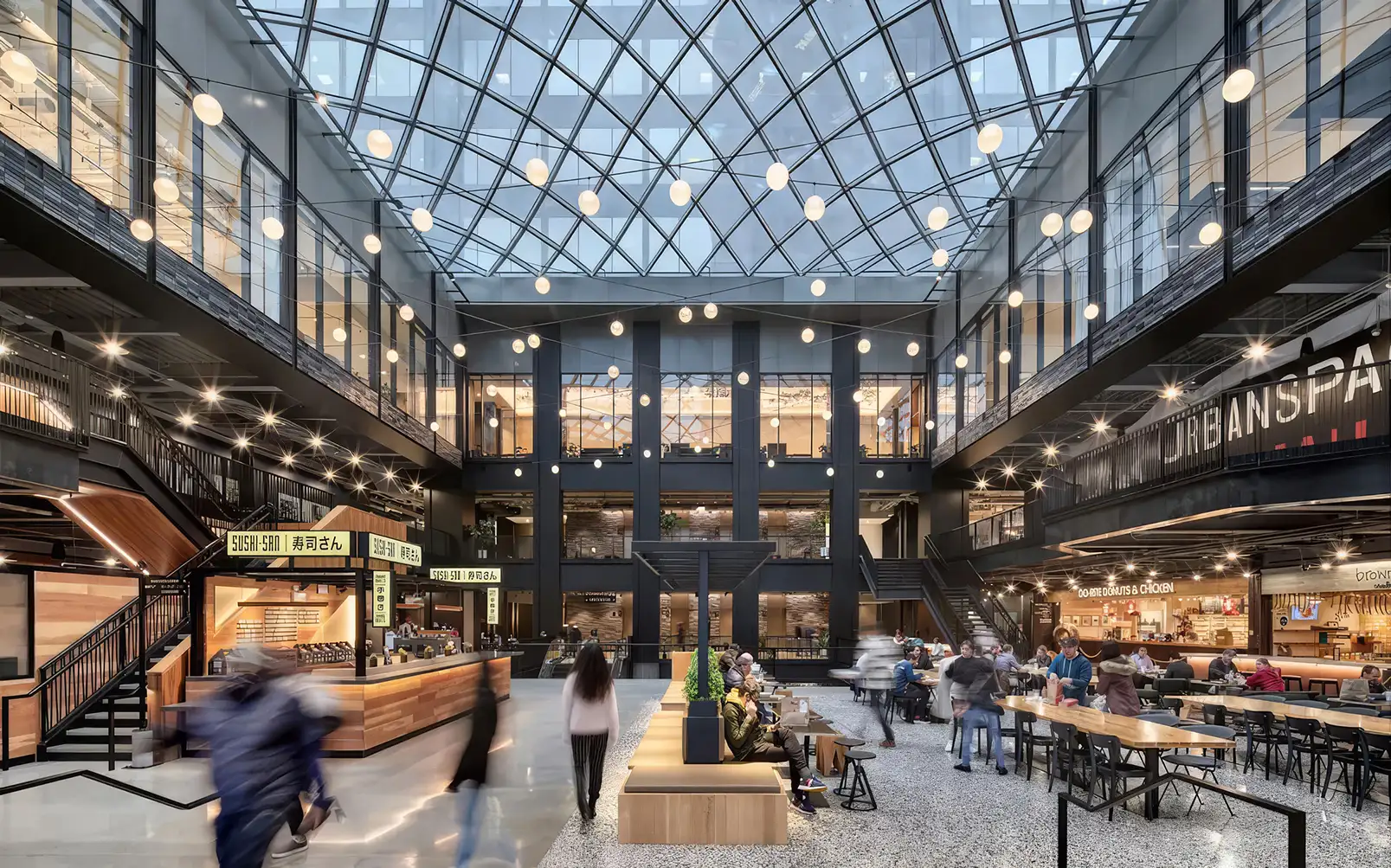 Catalog dining and gathering space at Willis Tower